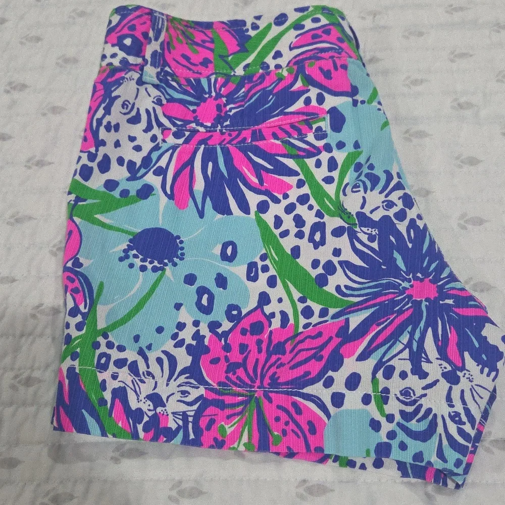 🌺Lilly Pulitzer Beautiful, Tropical Themed Callahan Shorts In Great Condition🌺 - Picture 12 of 15